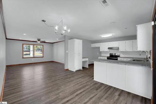 $324,900 | 130 Poplar Knoll Drive, Moore, SC 29369