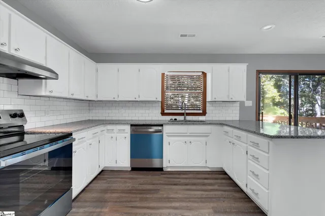 $324,900 | 130 Poplar Knoll Drive, Moore, SC 29369