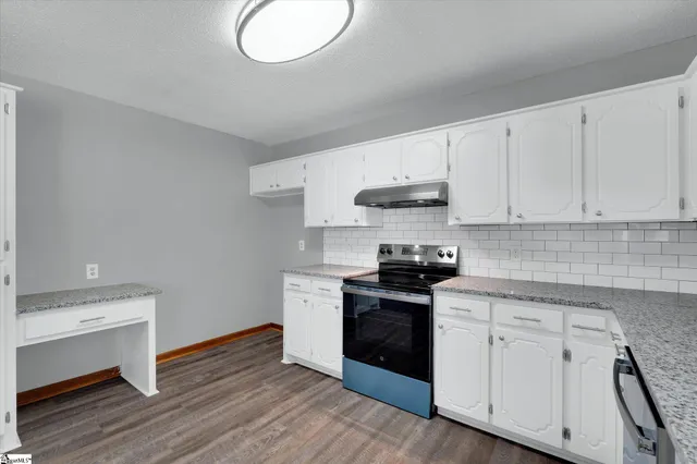 $324,900 | 130 Poplar Knoll Drive, Moore, SC 29369