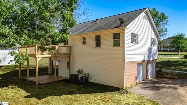 $304,900 | 130 Poplar Knoll Drive, Moore, SC 29369