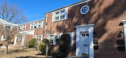 $189,000 | 254-61 75th Avenue, Unit A111 | Glen Oaks