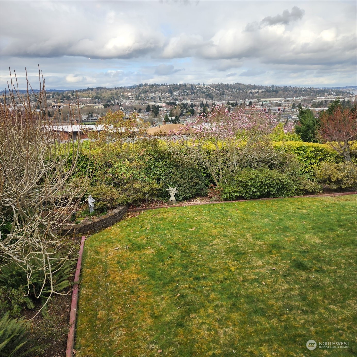115 Monterey Place Northeast Renton, WA 98056 - Photo 15 of 35