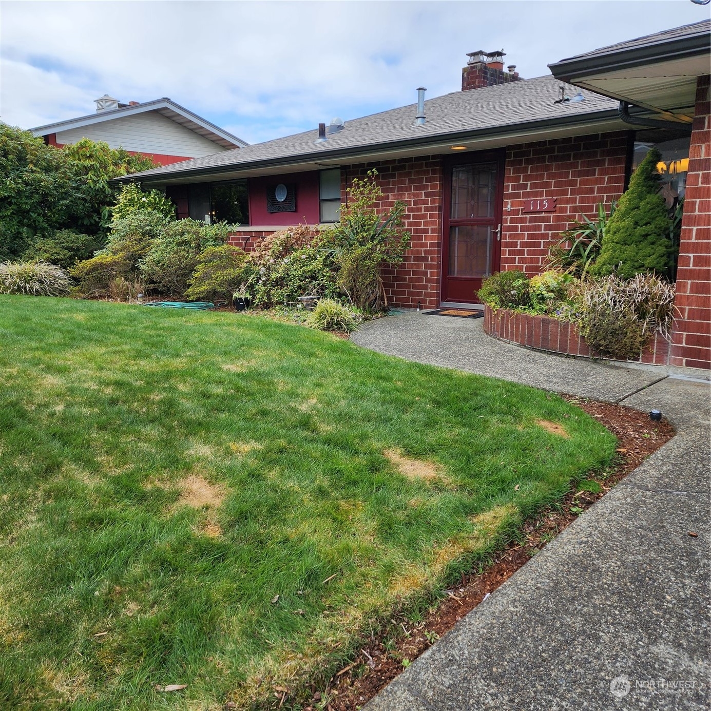 115 Monterey Place Northeast Renton, WA 98056 - Photo 2 of 35