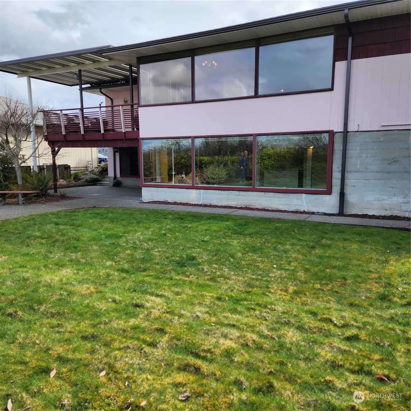 115 Monterey Place Northeast Renton, WA 98056 - Photo 4 of 35 a view of a swimming pool with a patio