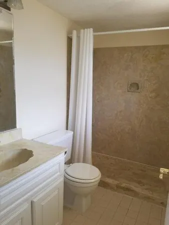 $2,000 | 720 North Dixie Highway, Unit 202, Lantana, FL 33462