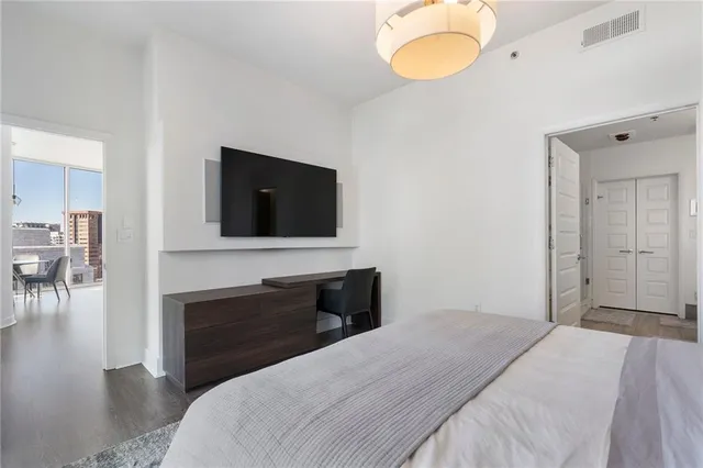 $849,900 | 1080 Peachtree Street Northeast, Unit 1610, Atlanta, GA 30309