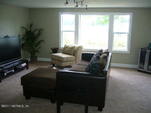 3285 Yellow Water Road Jacksonville, FL 32234 - Photo 8 of 9 Family Room
