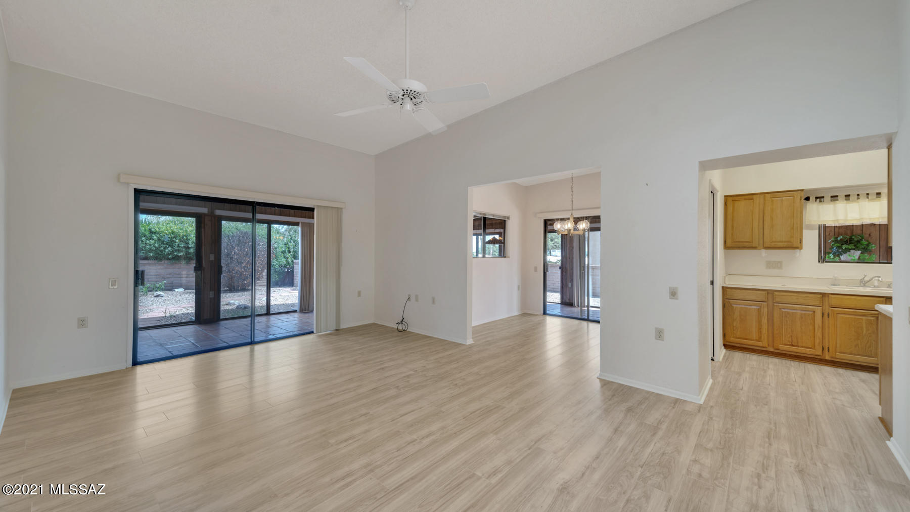 684 West Rio-Altar Green Valley, AZ 85614 - Photo 3 of 17 Gallery Image 3