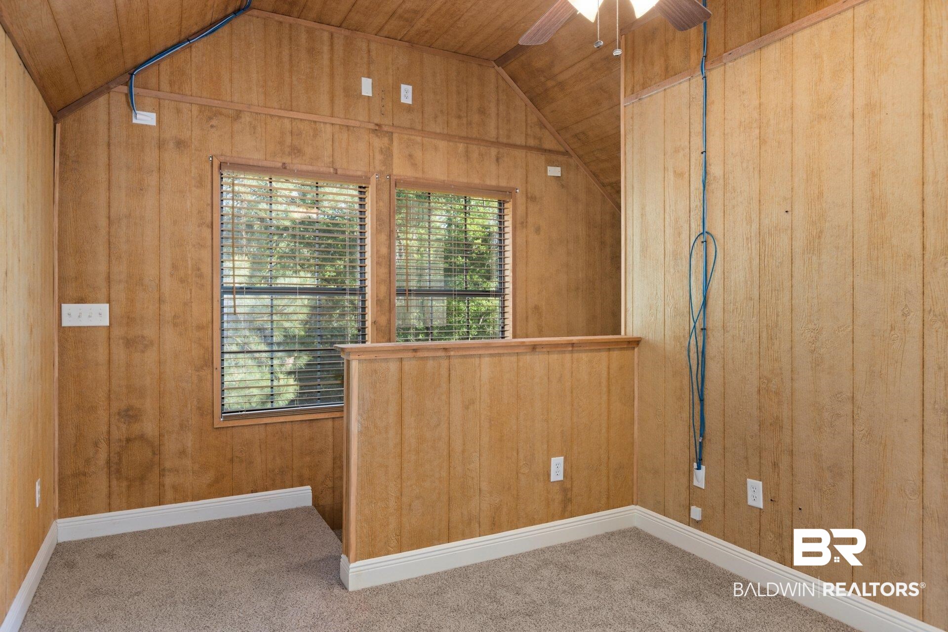 13750 County Road 26 Foley, AL 36535 - Photo 25 of 38 Upstairs Foyer