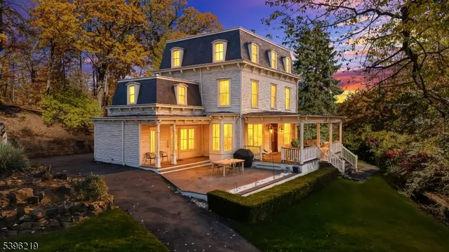 $1,370,000 | 1370 Johnston Drive, Watchung, NJ 07069