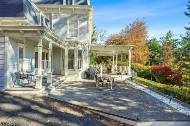 $1,370,000 | 1370 Johnston Drive, Watchung, NJ 07069