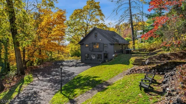 $1,370,000 | 1370 Johnston Drive, Watchung, NJ 07069