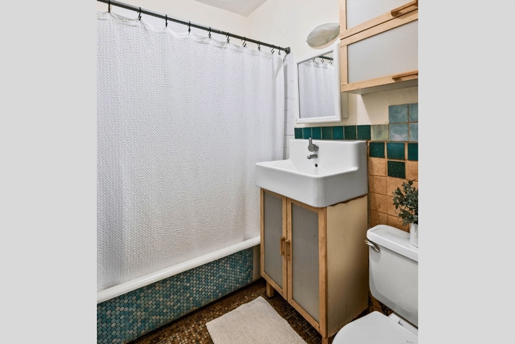 7 Oliver Road Watertown, MA 02472 - Photo 14 of 24 Gallery Image 14