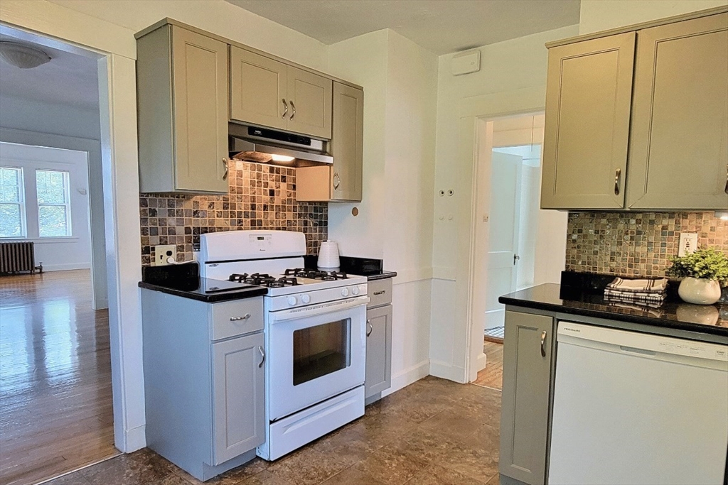 7 Oliver Road Watertown, MA 02472 - Photo 17 of 24 Gallery Image 17