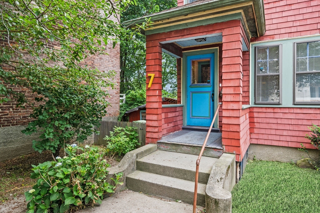7 Oliver Road Watertown, MA 02472 - Photo 3 of 24 Gallery Image 3
