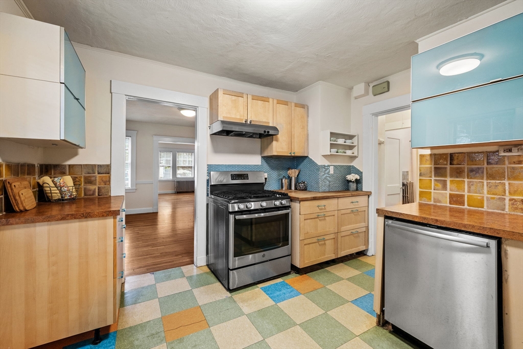 7 Oliver Road Watertown, MA 02472 - Photo 8 of 24 Gallery Image 8