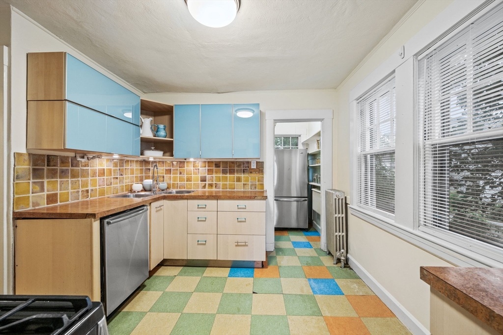 7 Oliver Road Watertown, MA 02472 - Photo 9 of 24 Gallery Image 9