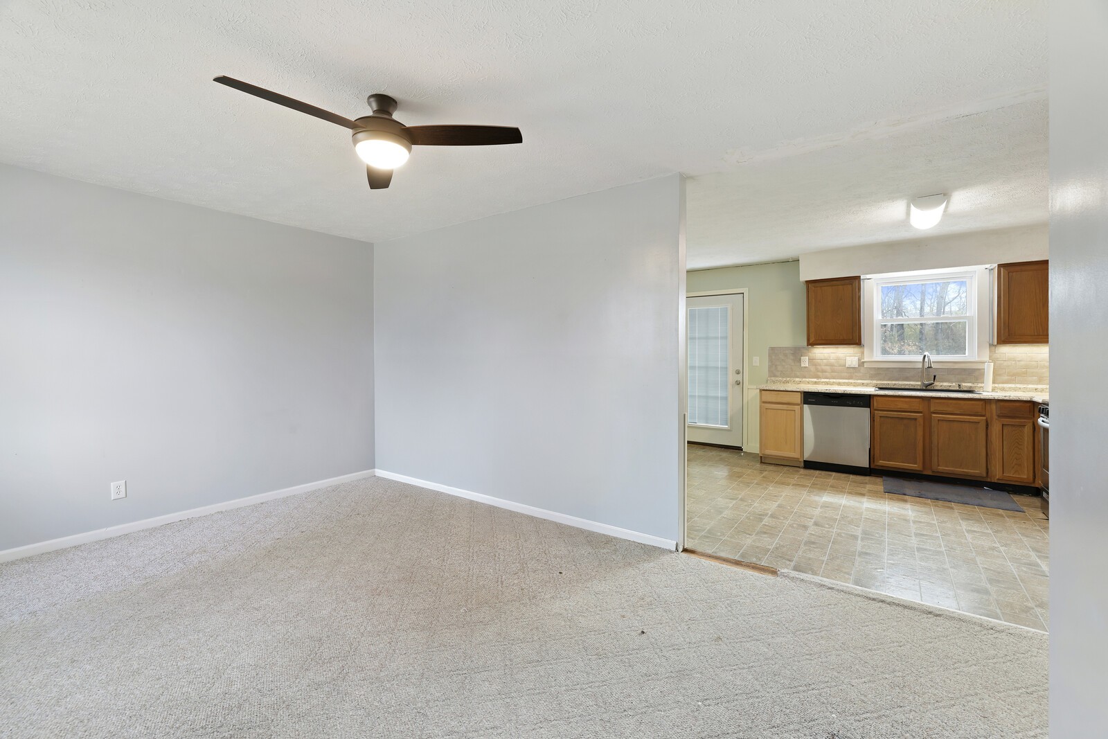 108 Nottingham Road Dickson, TN 37055 - Photo 4 of 22 Gallery Image 4