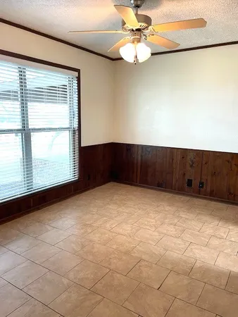 $2,900 | 2026 A Junction Highway, Kerrville, TX 78028