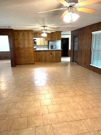 $2,900 | 2026 A Junction Highway, Kerrville, TX 78028