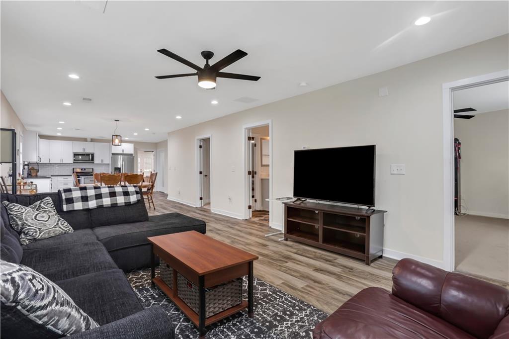 235 Holly Road Northwest Atlanta, GA 30314 - Photo 3 of 33