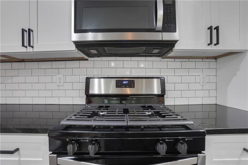 235 Holly Road Northwest Atlanta, GA 30314 - Photo 10 of 33