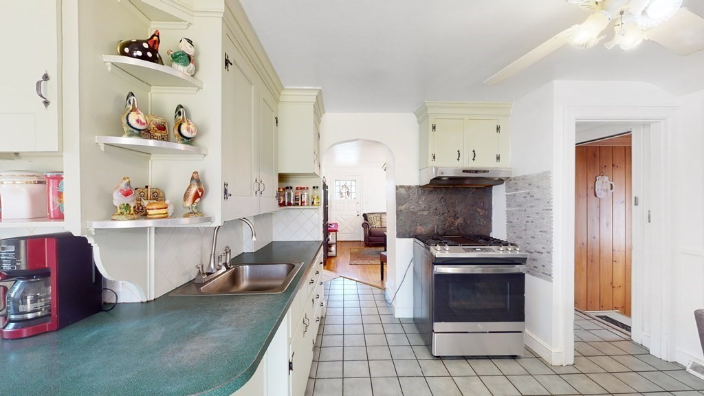 6 Everett Street Avon, MA 02322 - Photo 11 of 24