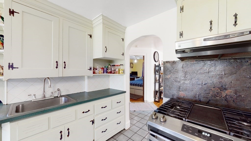 6 Everett Street Avon, MA 02322 - Photo 13 of 24