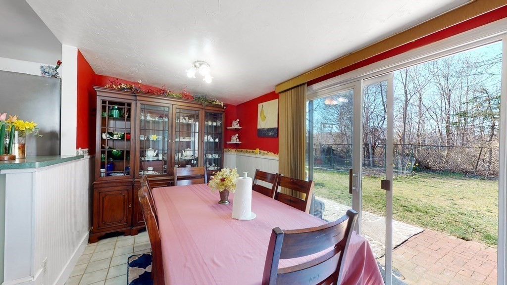 6 Everett Street Avon, MA 02322 - Photo 9 of 24