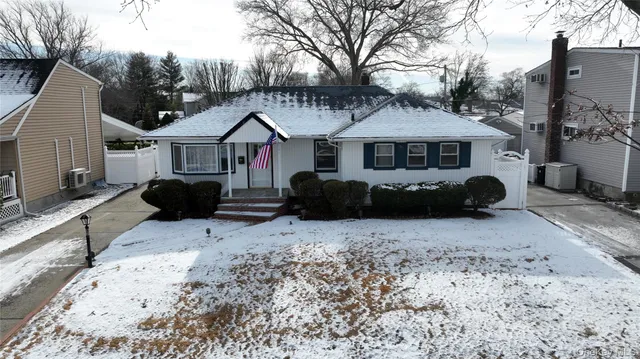 $4,495 | 3134 Ward Lane, Wantagh, NY 11793