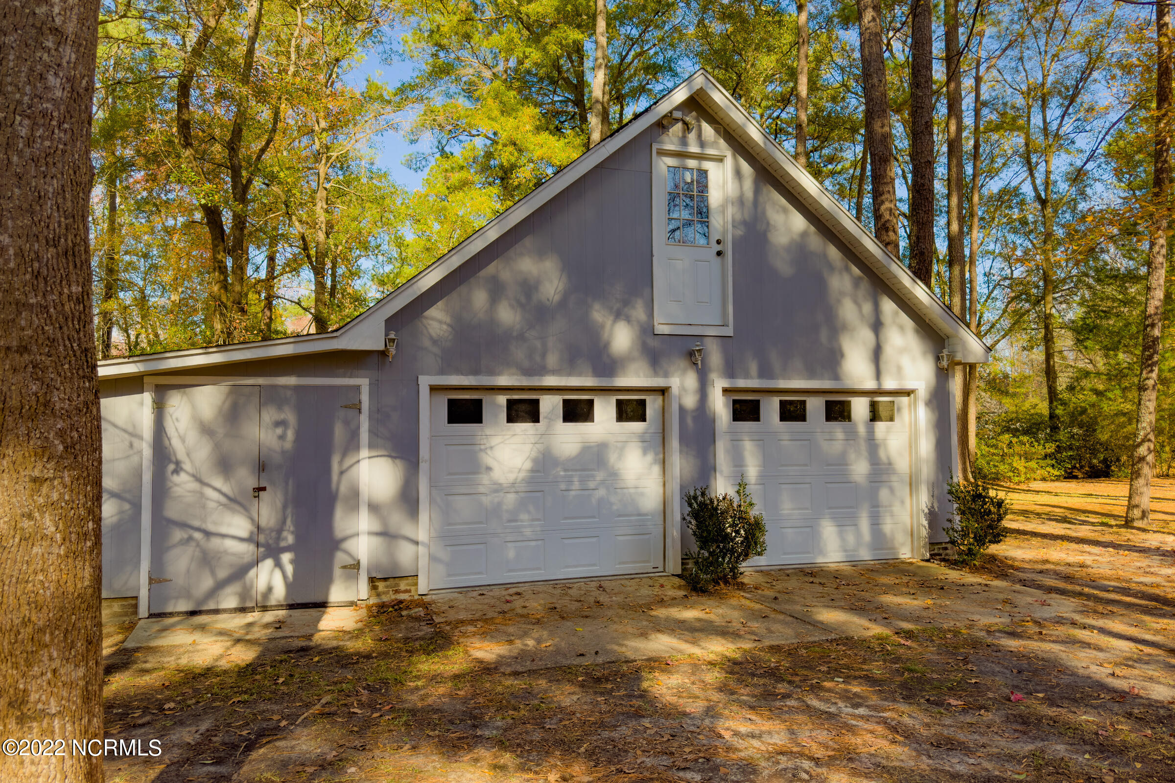 111 Stevenson Road New Bern, NC 28562 - Photo 5 of 9 Garage