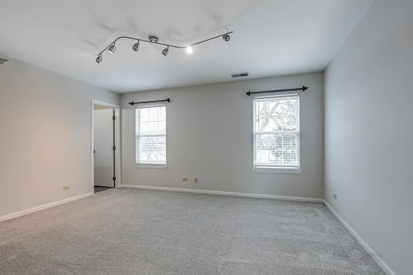 $2,400 | 1291 Orleans Drive, Mundelein, IL 60060