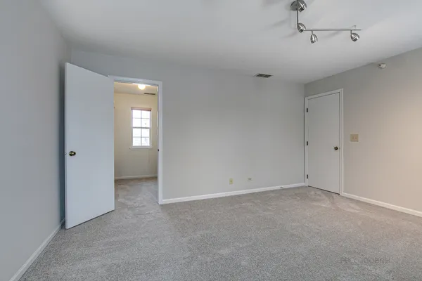 $2,400 | 1291 Orleans Drive, Mundelein, IL 60060