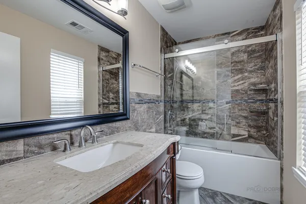 $2,400 | 1291 Orleans Drive, Mundelein, IL 60060