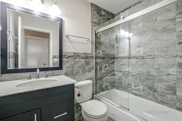 $2,400 | 1291 Orleans Drive, Mundelein, IL 60060
