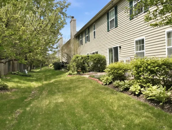 $2,400 | 1291 Orleans Drive, Mundelein, IL 60060