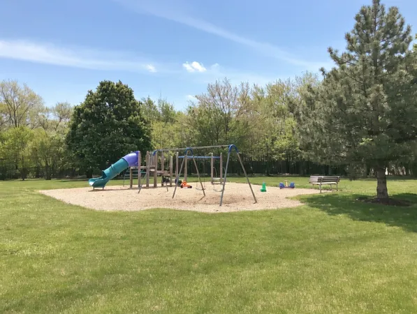 $2,400 | 1291 Orleans Drive, Mundelein, IL 60060