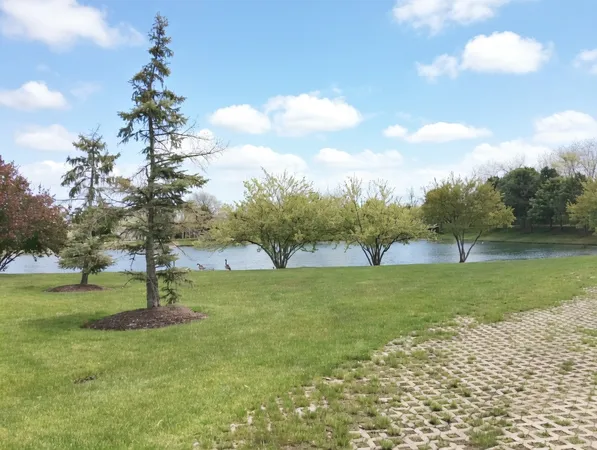 $2,400 | 1291 Orleans Drive, Mundelein, IL 60060