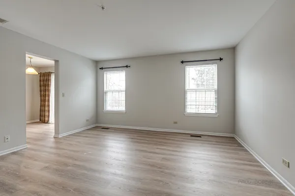 $2,400 | 1291 Orleans Drive, Mundelein, IL 60060