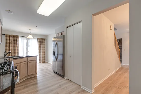 $2,400 | 1291 Orleans Drive, Mundelein, IL 60060