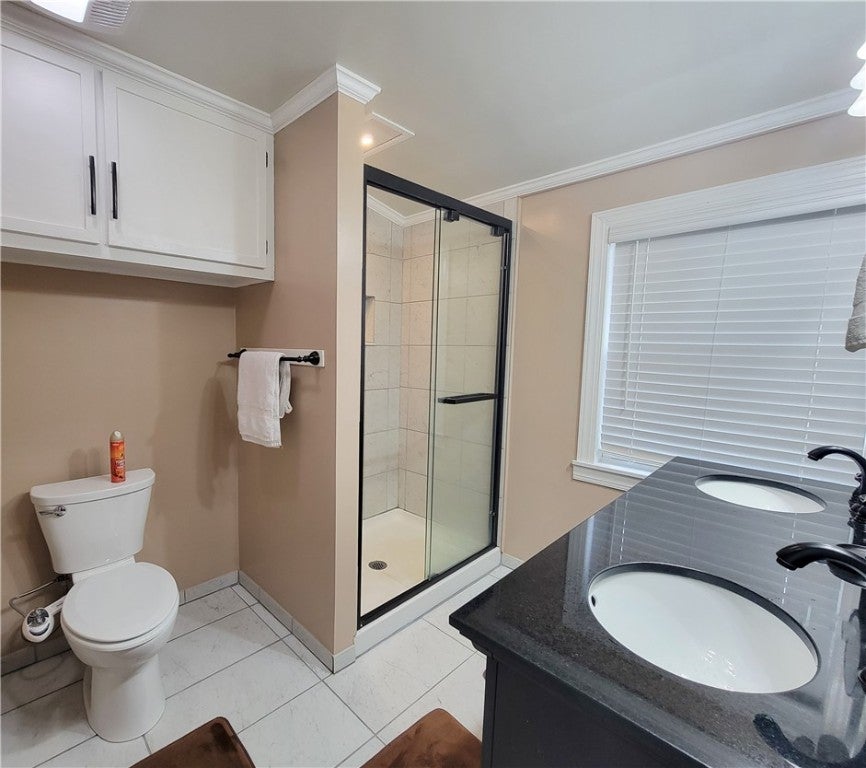 1555 Pear Tree Road Waverly, AL 36879 - Photo 15 of 45 Primary Bathroom