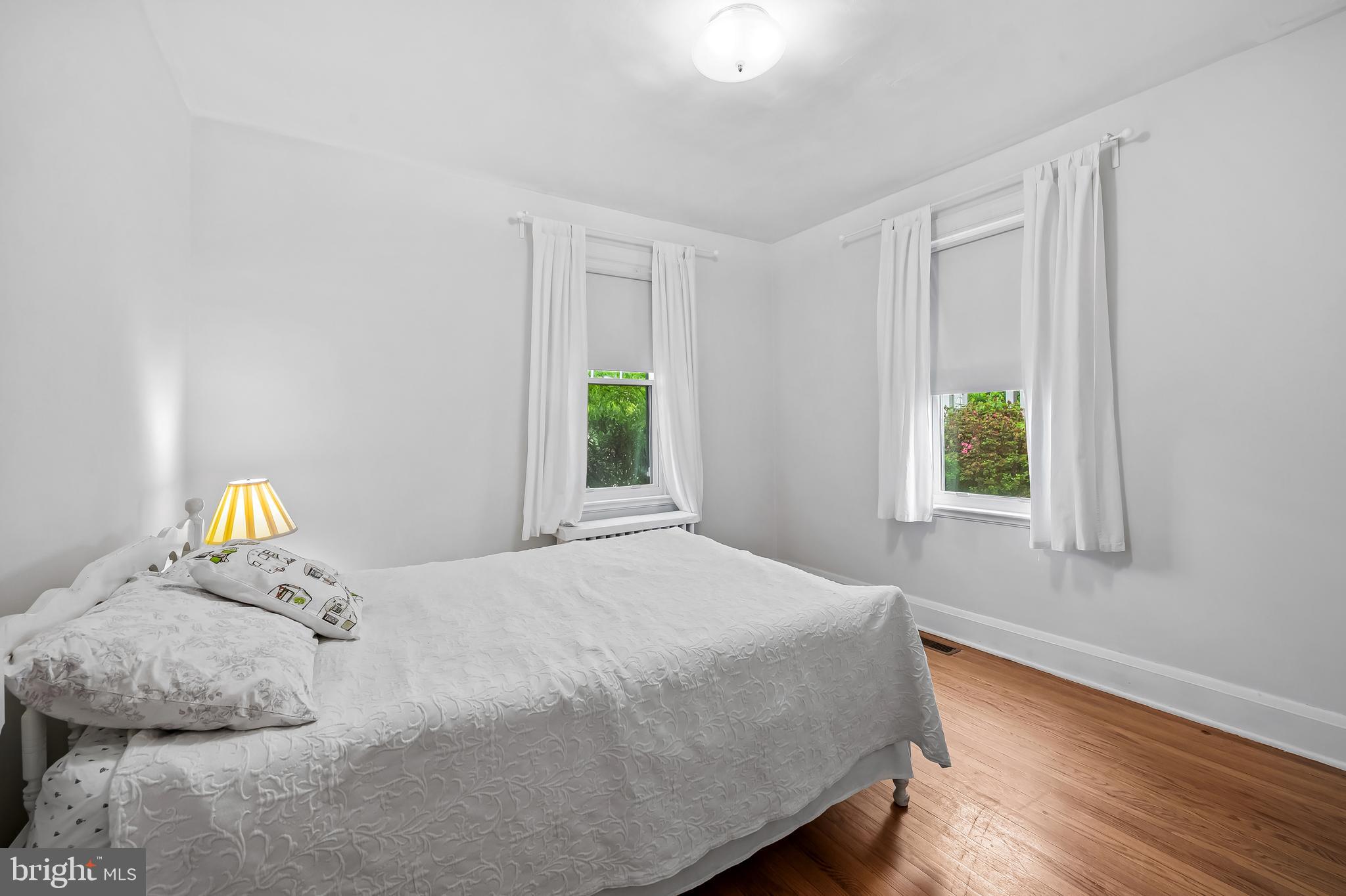 529 Overbrook Road Baltimore, MD 21212 - Photo 24 of 40 a bedroom with a bed and a window