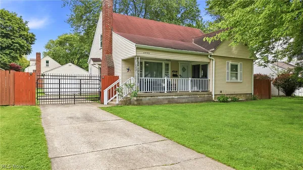 $175,000 | 4709 Euclid Boulevard, Youngstown, OH 44512