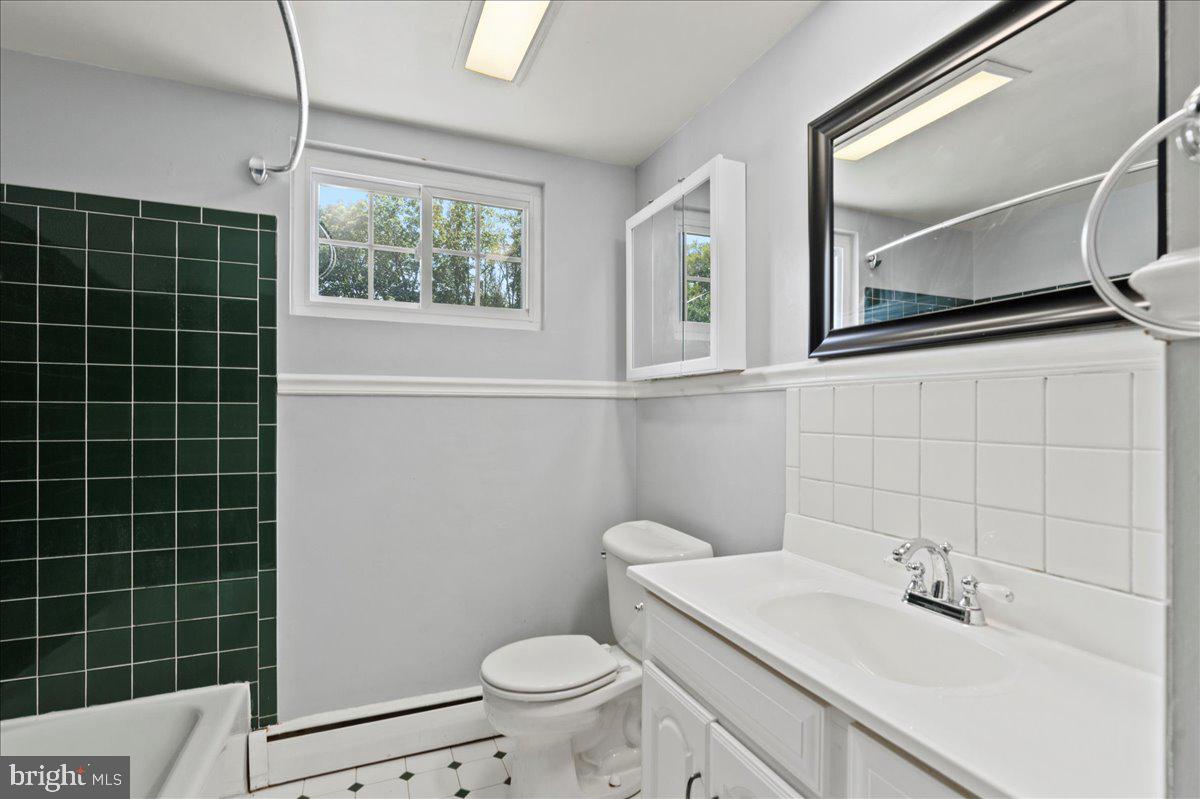 185 Windmill Road Willow Grove, PA 19090 - Photo 18 of 27 Full Bathroom
