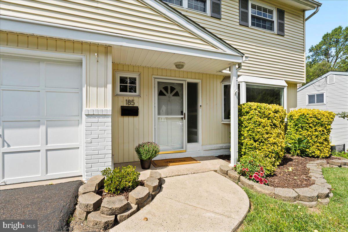 185 Windmill Road Willow Grove, PA 19090 - Photo 3 of 27