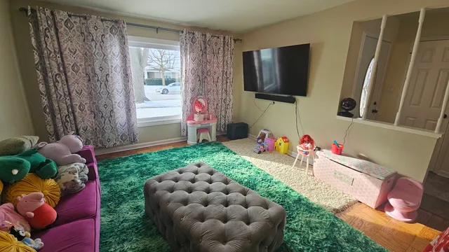 $2,650 | 220 Mulberry Lane, Elk Grove Village, IL 60007