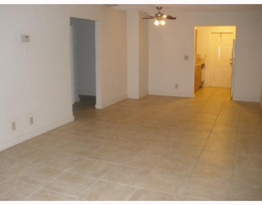2607 Northeast 8th Avenue, Unit 7 Wilton Manors, FL 33334 - Photo 4 of 23 a view of an empty room
