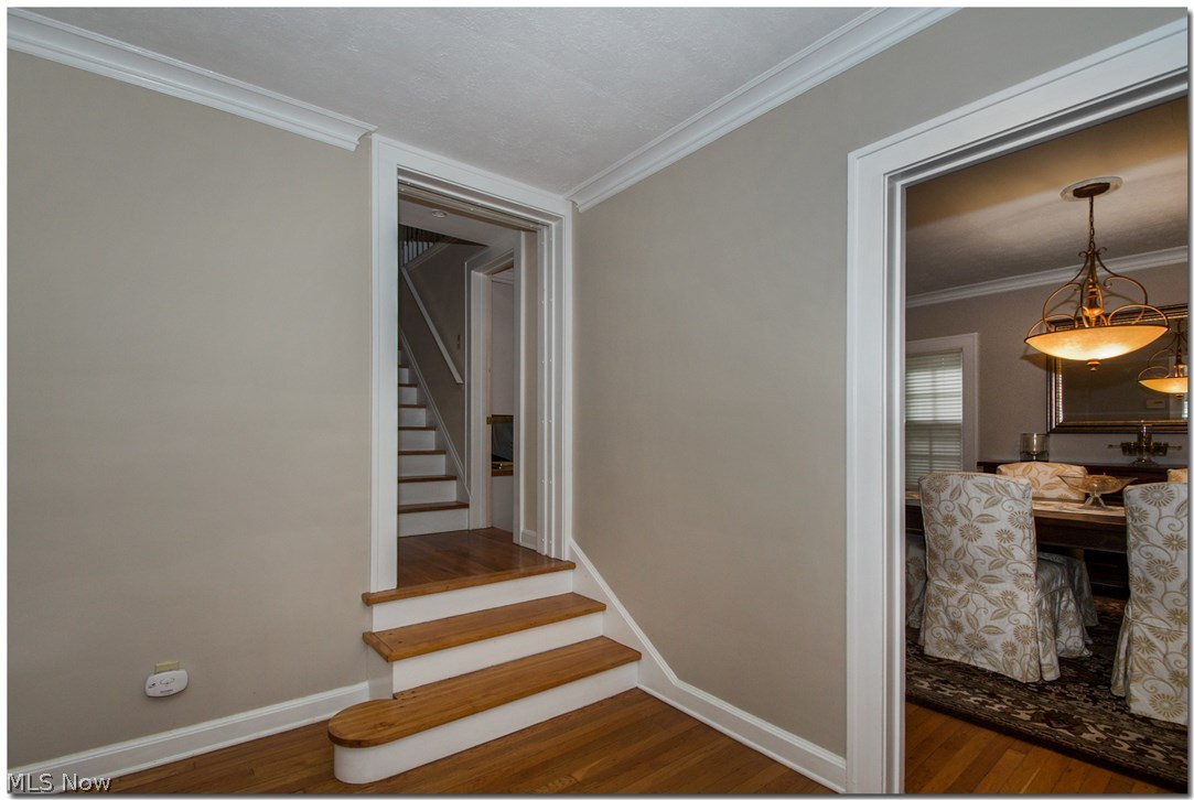 3008 Warrington Road Cleveland, OH 44120 - Photo 17 of 34