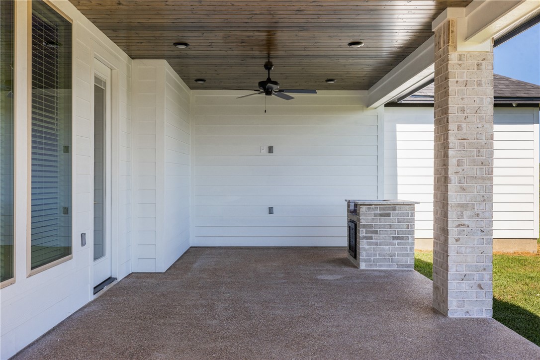 6524 Agave Court Bryan, TX 77808 - Photo 11 of 43 View of patio with ceiling fan