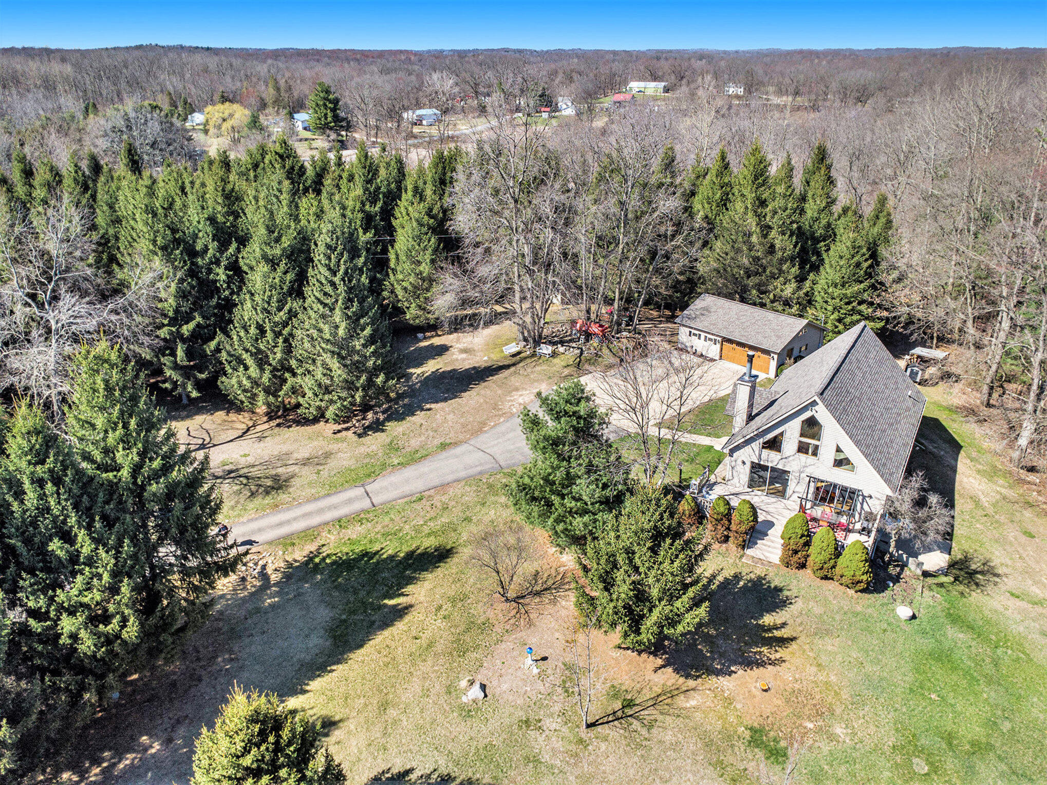 14329 Waubascon Road Bellevue, MI 49021 - Photo 5 of 46 003_14329_waubascon_rd_bellevue_mi_49021